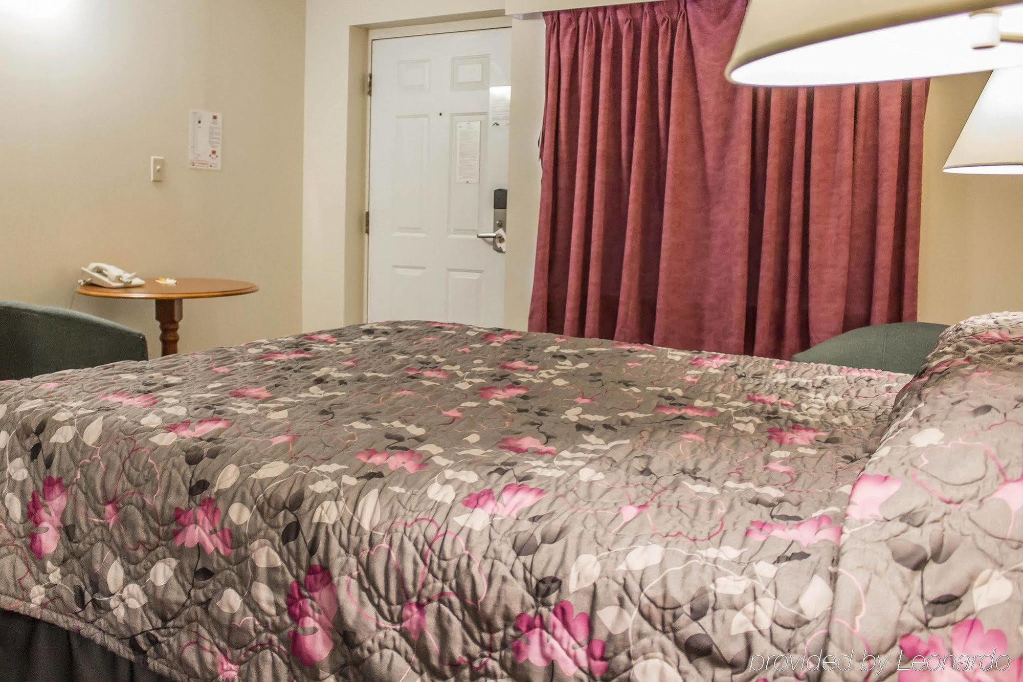 Economy Hotel Edmonton