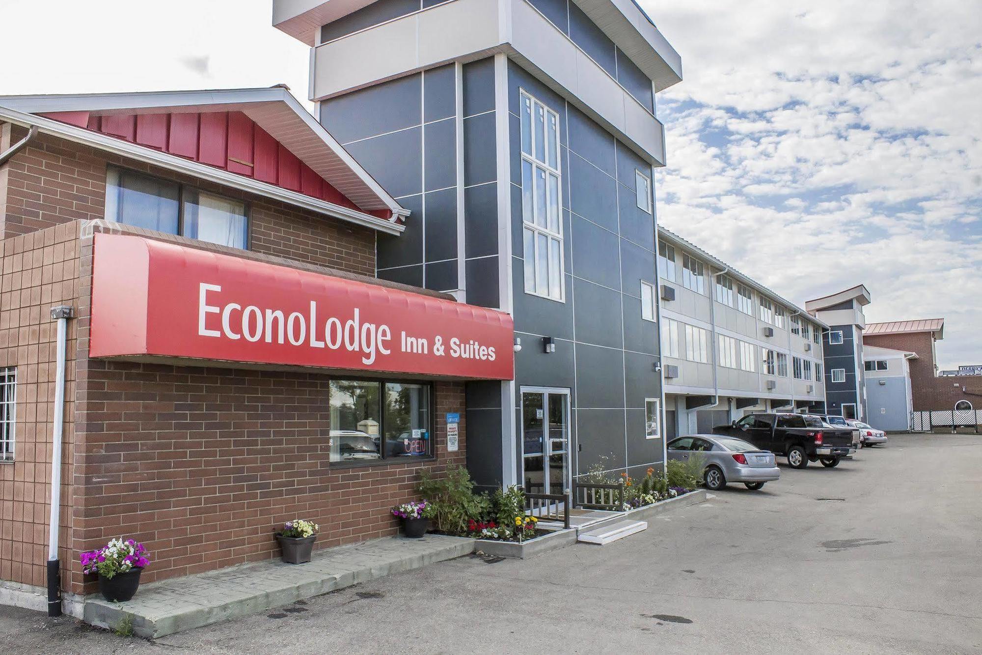 Economy 2* Edmonton